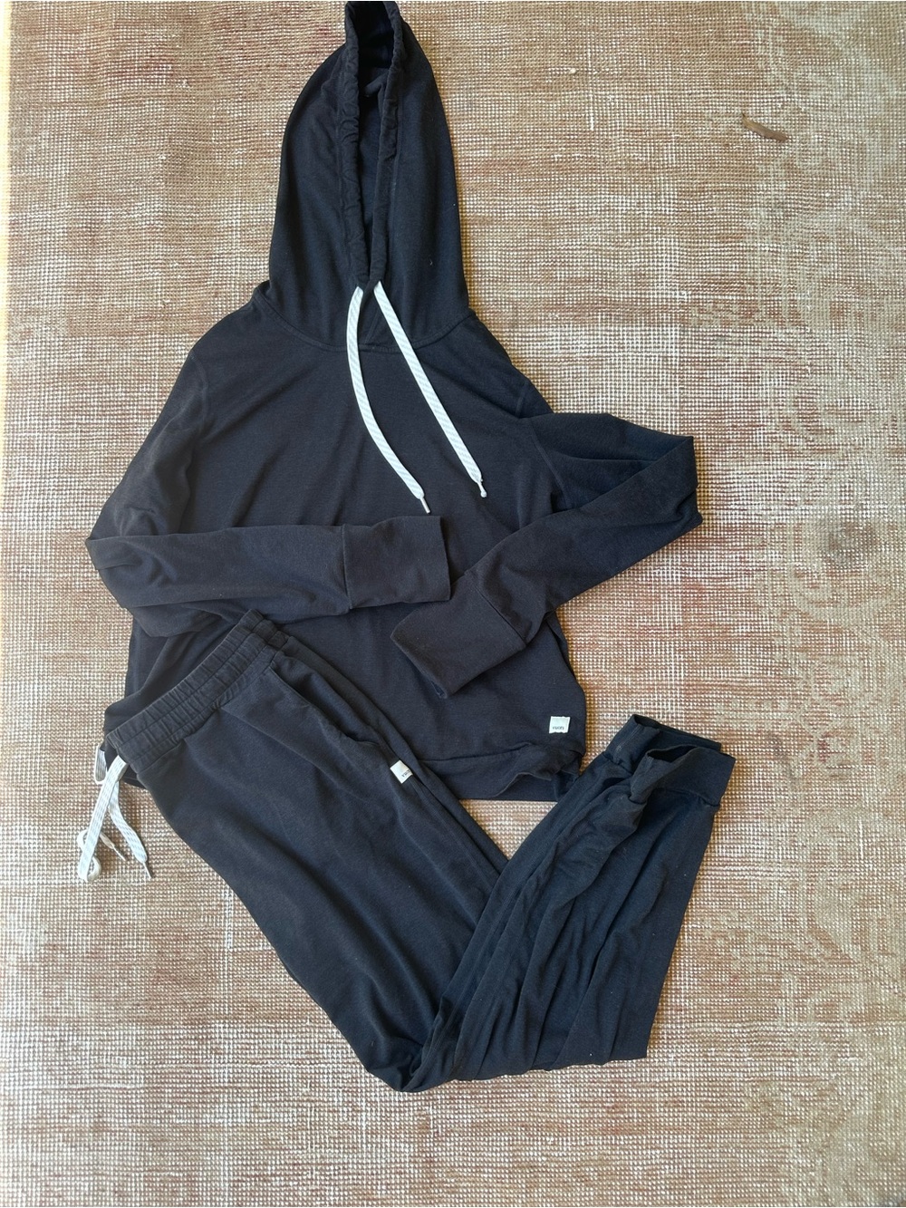 Vuori Black Heather Hoodie and Jogger Set Size Medium